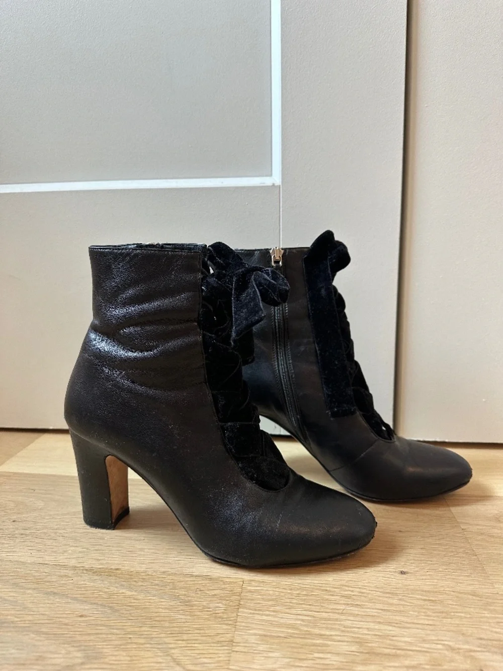 LK Bennett Maxine Boot Velvet Criss-Cross ribbon size 37.5